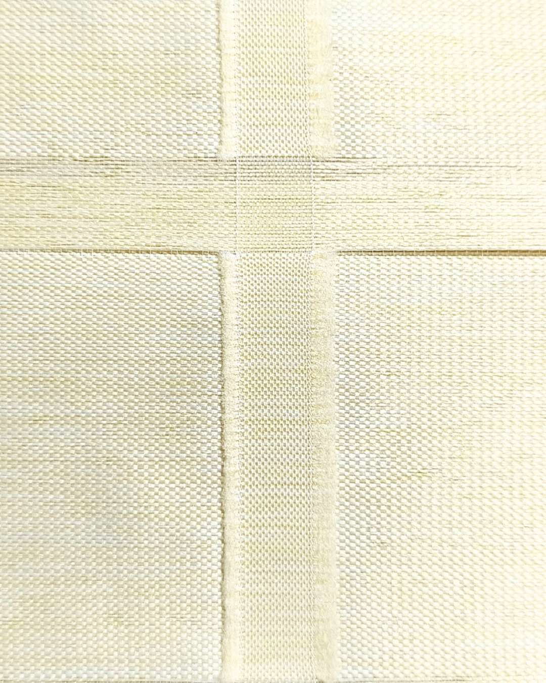 Trilay roll blind 20