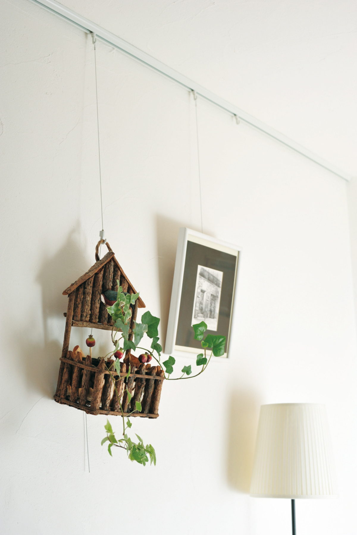 Picture rail - pot rumah dan bingkai