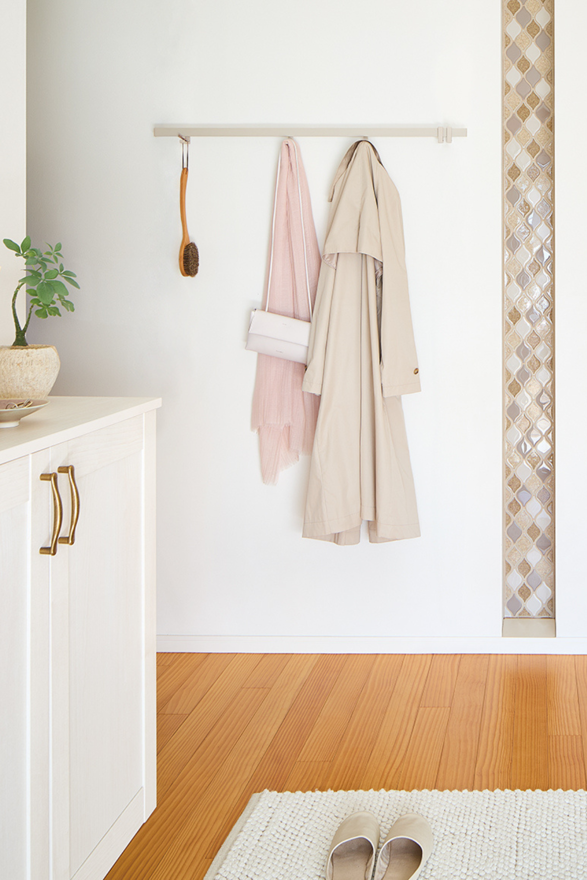 Picture Rail - Gantungan Baju