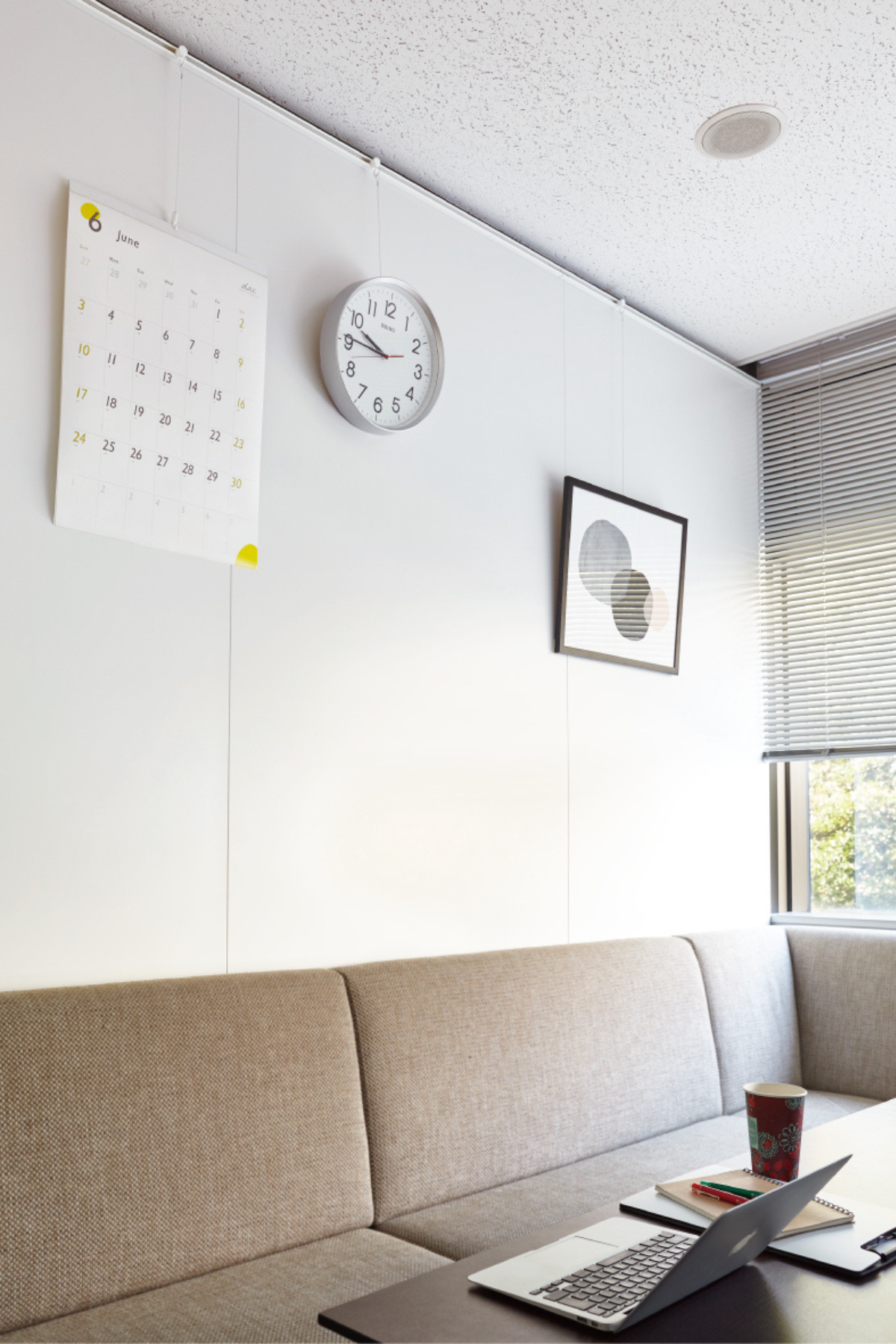 Picture Rail - kalender, jam dinding, bingkai